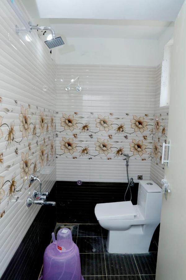 Cnr Residency 호텔 Madanapalle 외부 사진