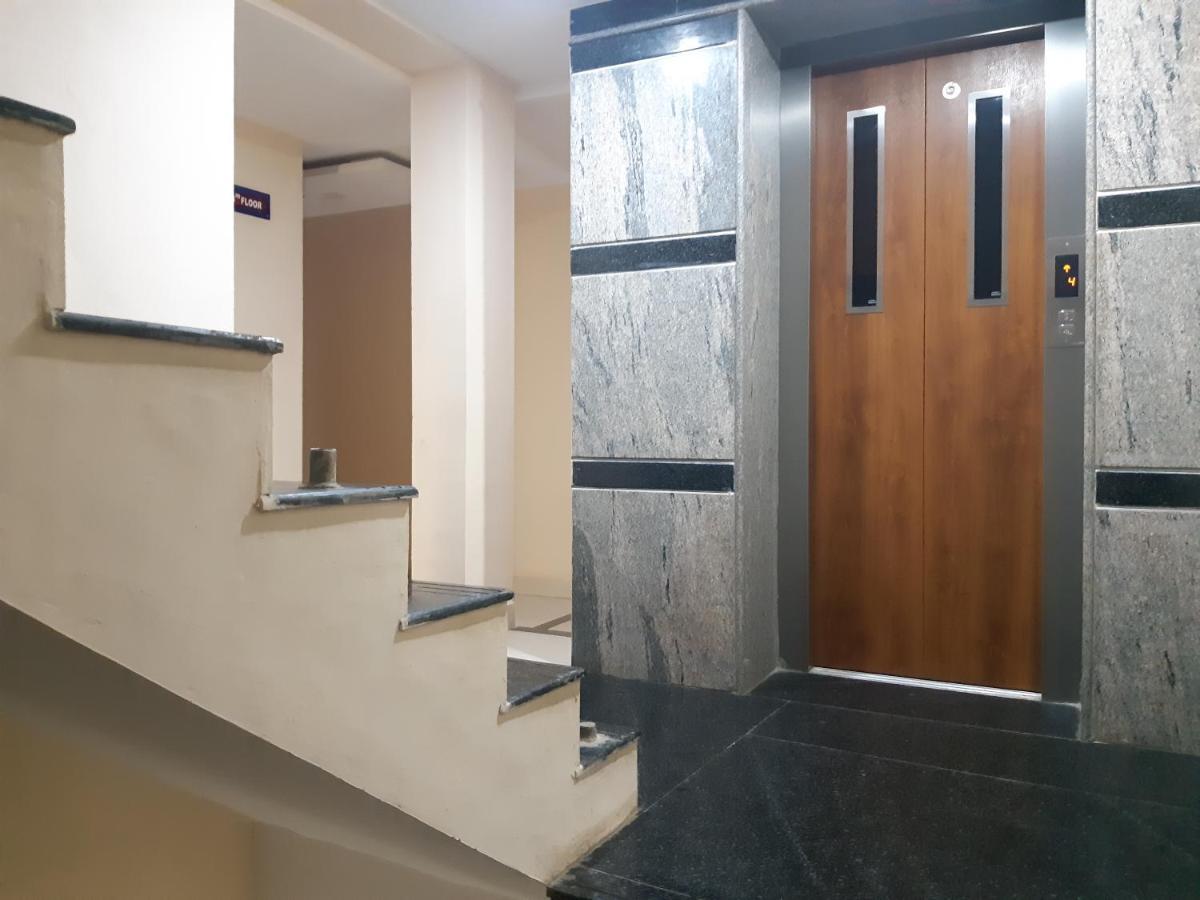 Cnr Residency 호텔 Madanapalle 외부 사진