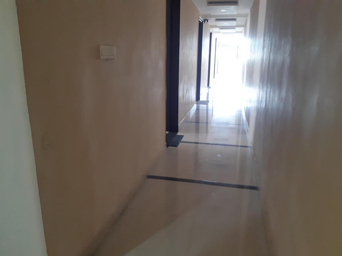 Cnr Residency 호텔 Madanapalle 외부 사진