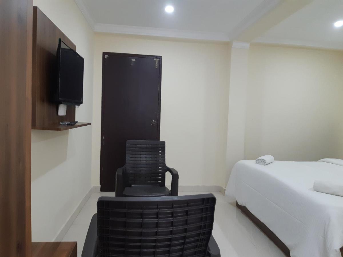 Cnr Residency 호텔 Madanapalle 외부 사진