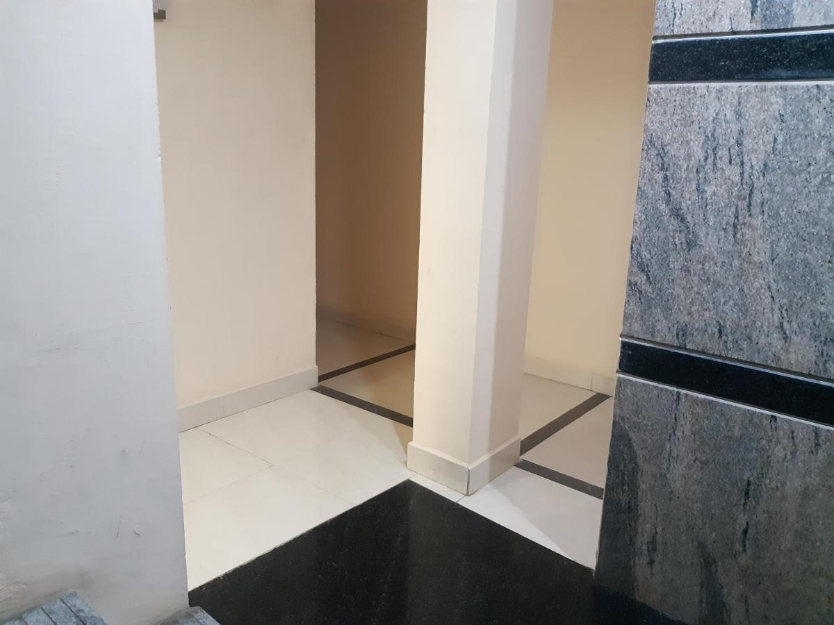 Cnr Residency 호텔 Madanapalle 외부 사진