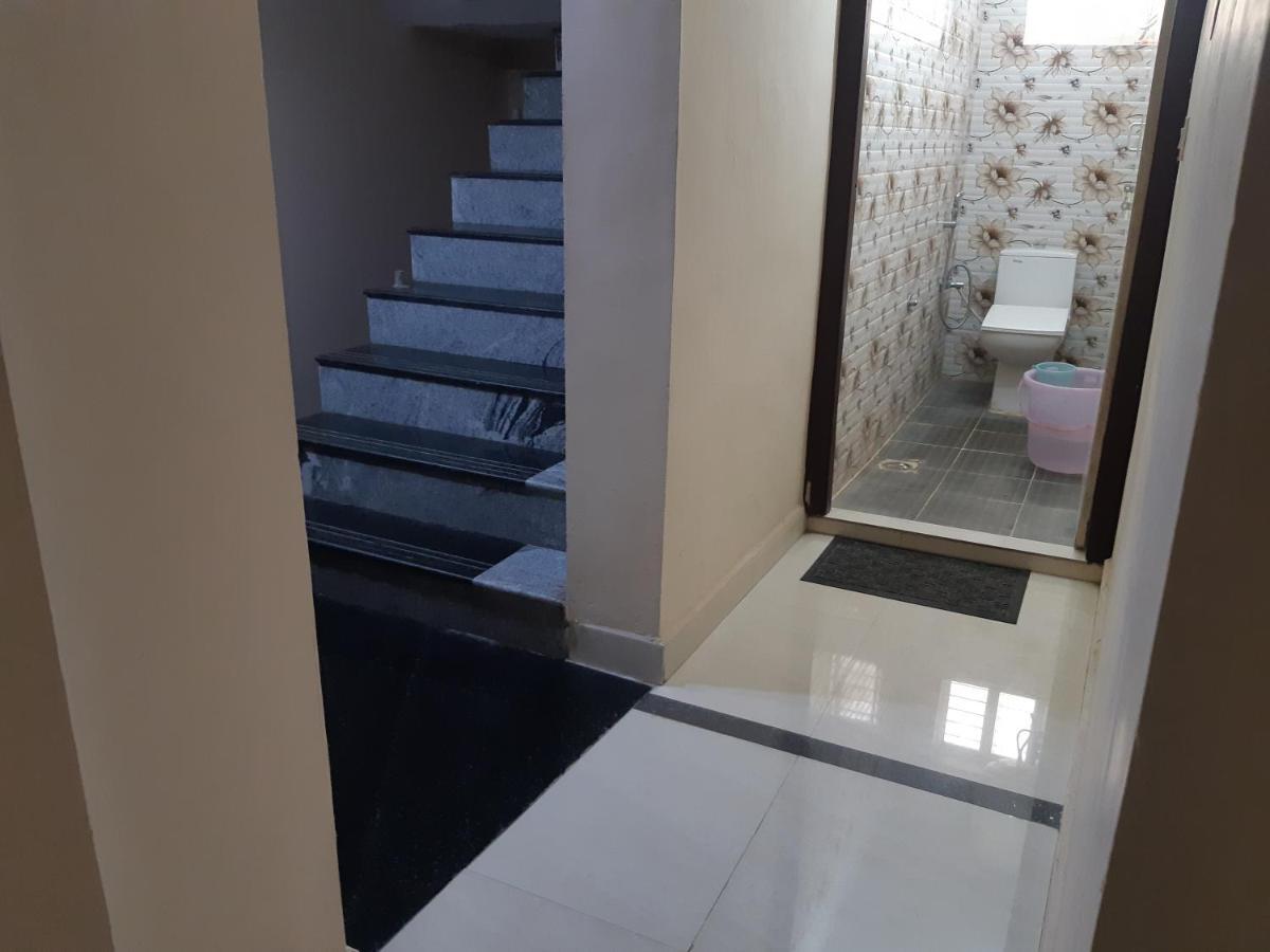 Cnr Residency 호텔 Madanapalle 외부 사진