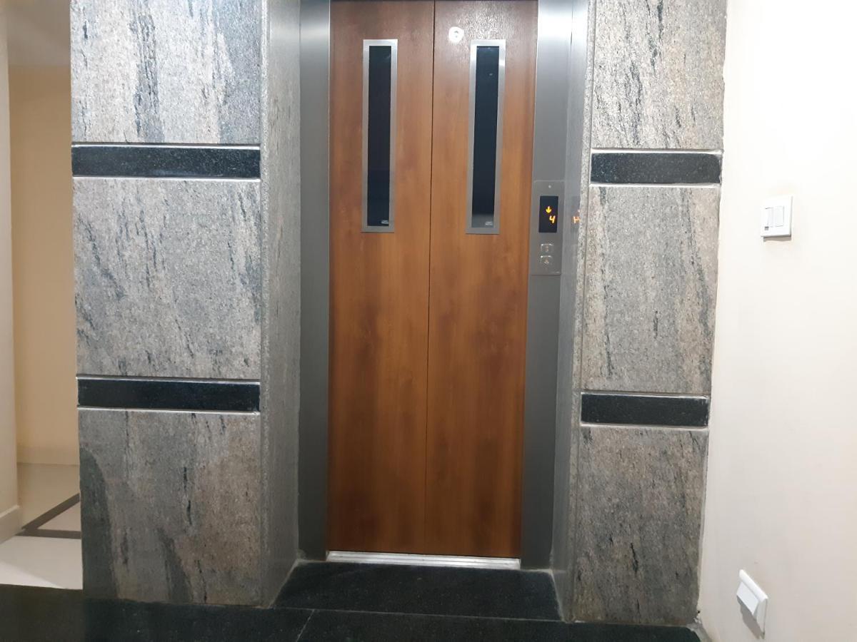 Cnr Residency 호텔 Madanapalle 외부 사진