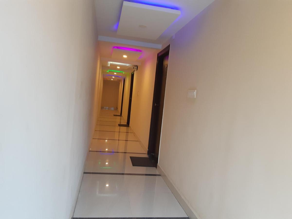 Cnr Residency 호텔 Madanapalle 외부 사진